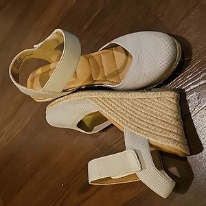 Girls beige wedge heel sandals
